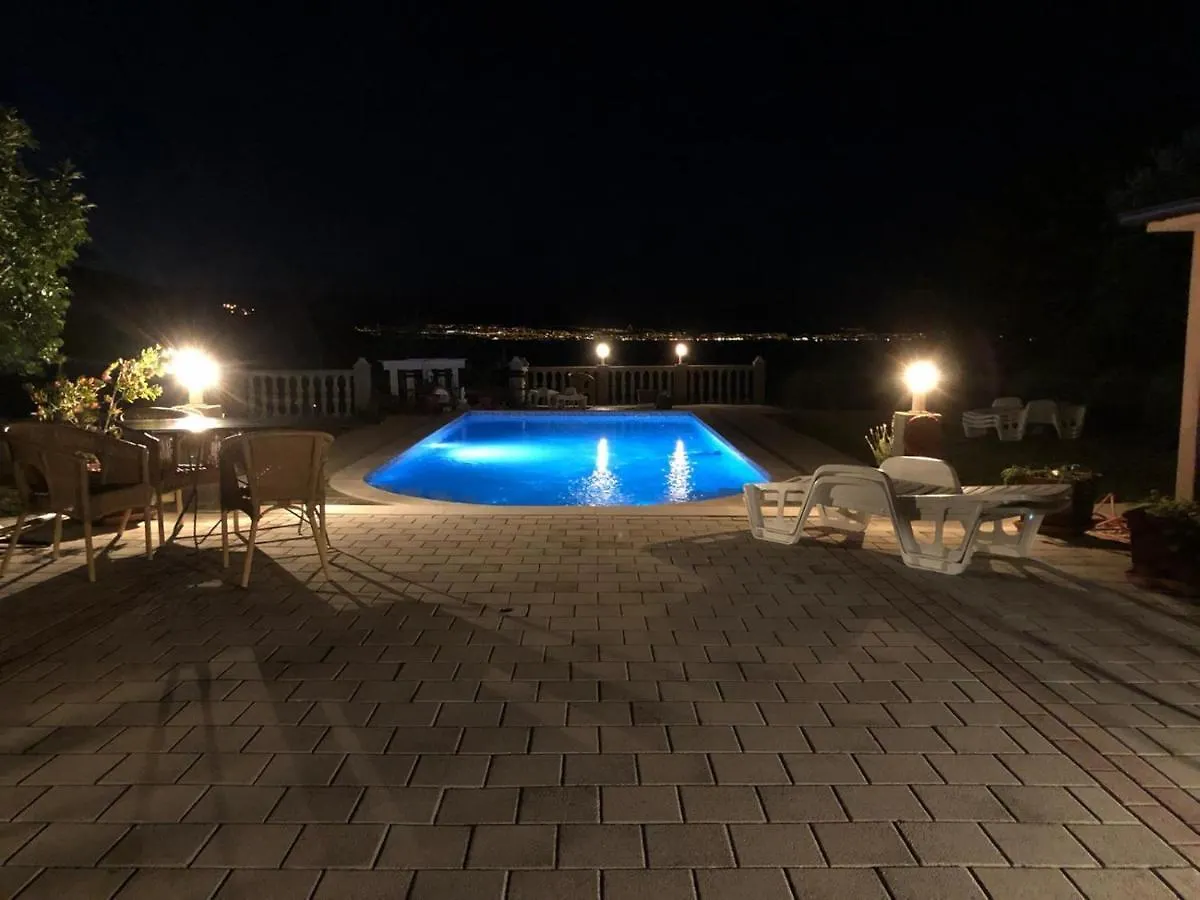 Casa Perla Holidays Jurasi 0*,